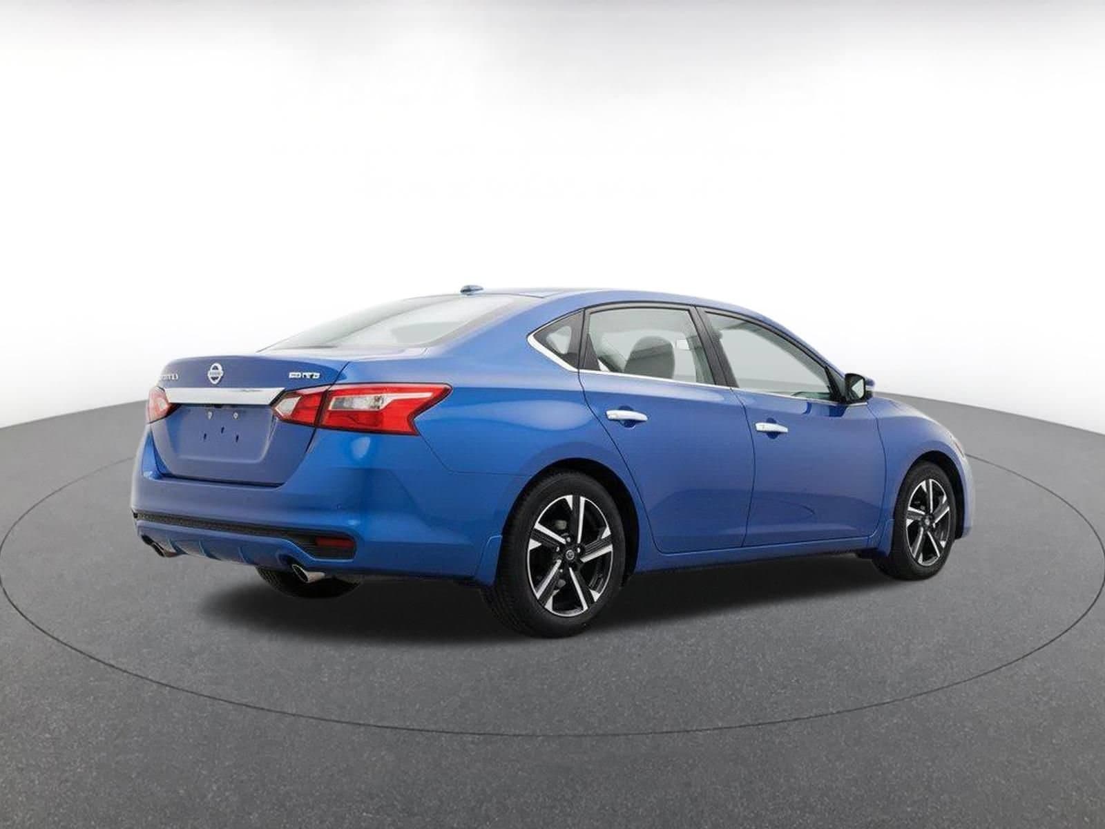 Thumbnail: 2025 Nissan Sentra - 9