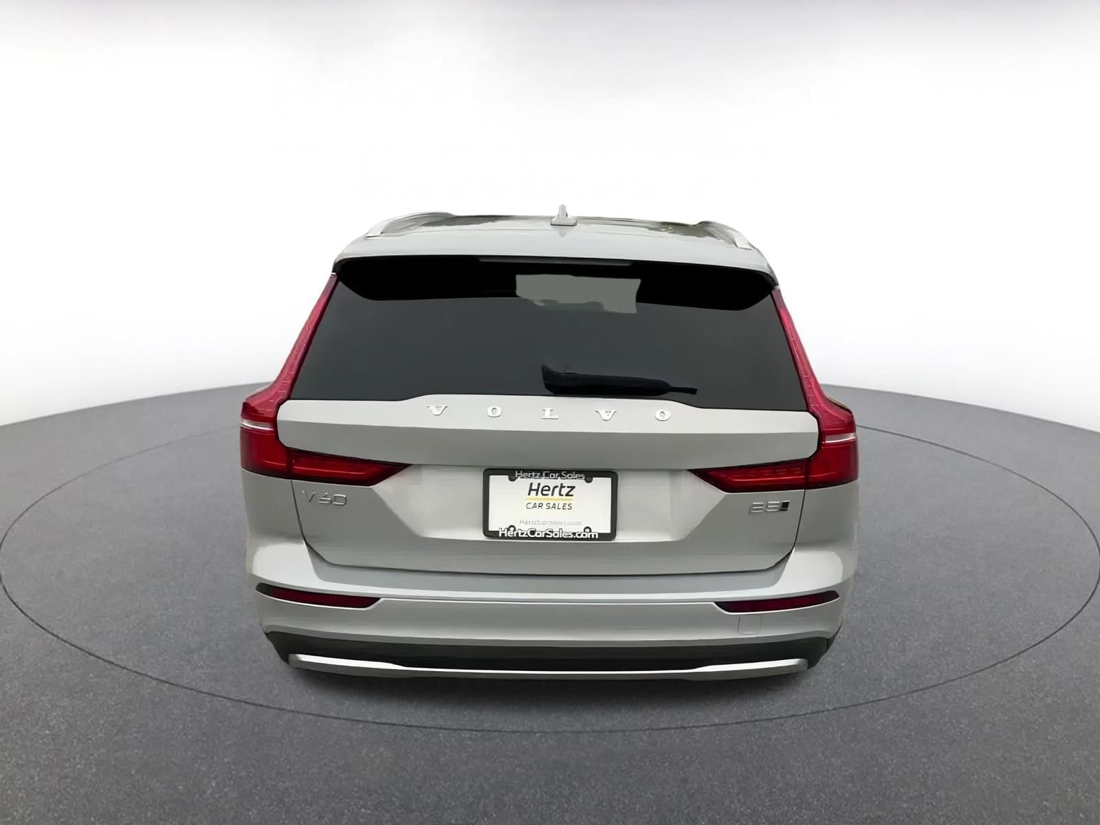 Thumbnail: 2025 Volvo S60 - 12