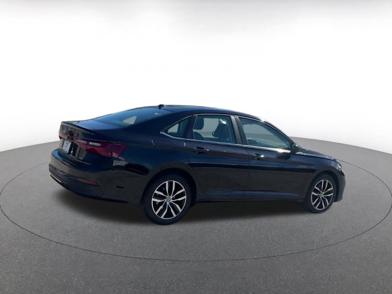 Thumbnail: 2025 Volkswagen Jetta - 14