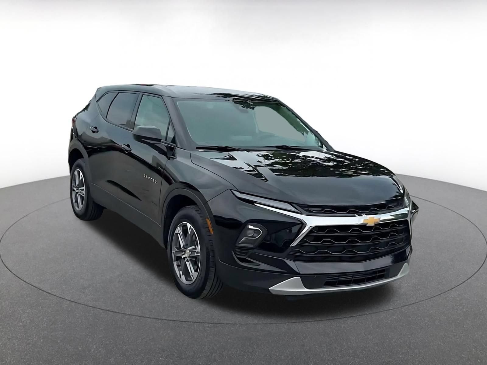 Thumbnail: 2026 Chevrolet Blazer - 3