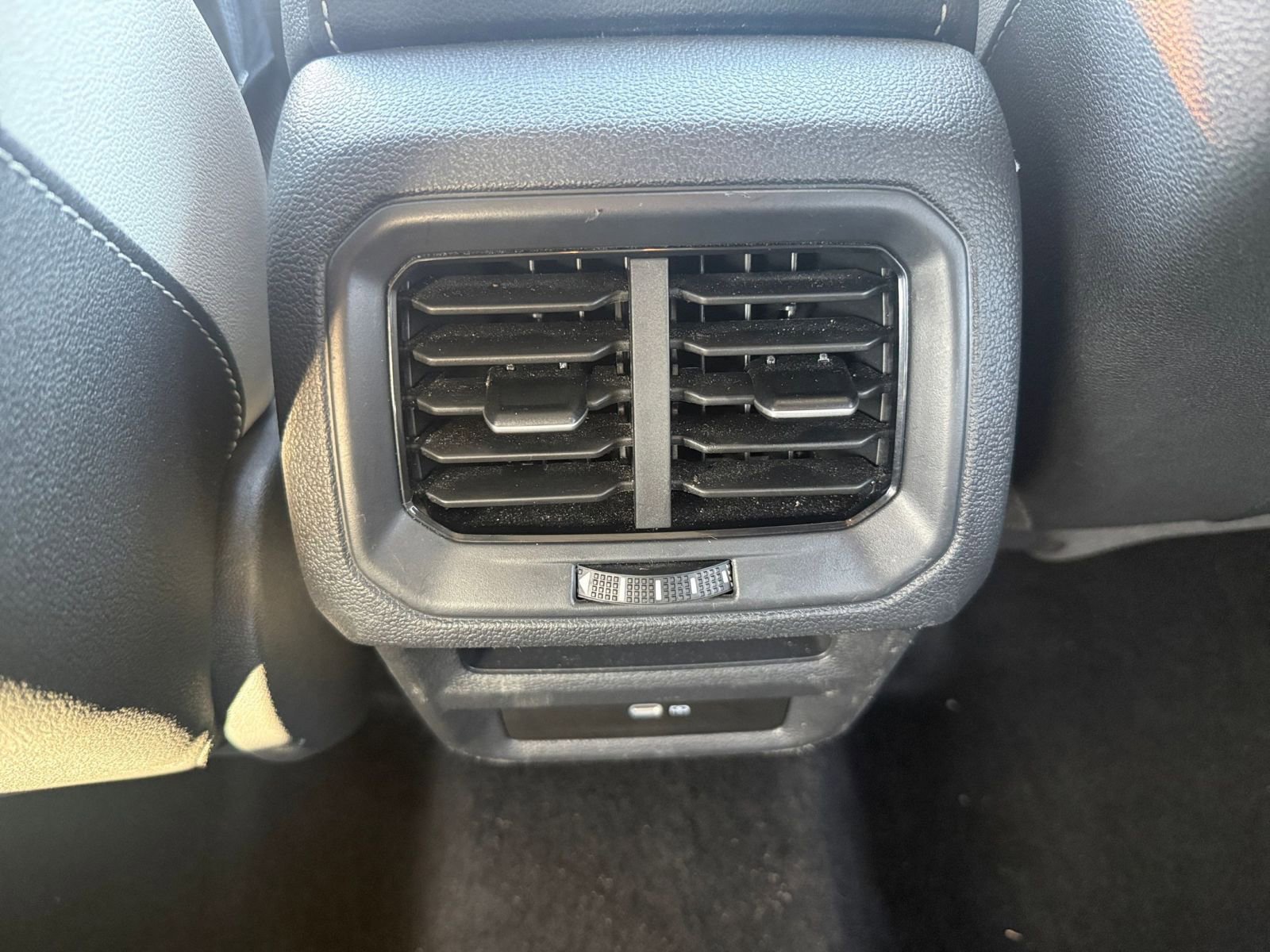 Thumbnail: 2025 Volkswagen Taos - 23