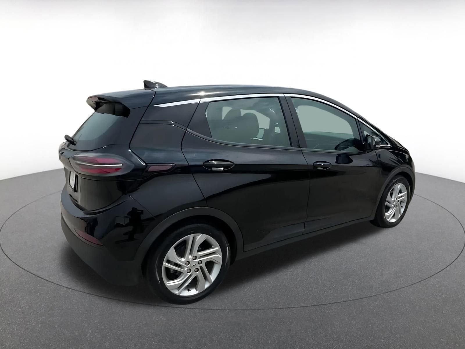 Thumbnail: 2023 Chevrolet Bolt EV - 15