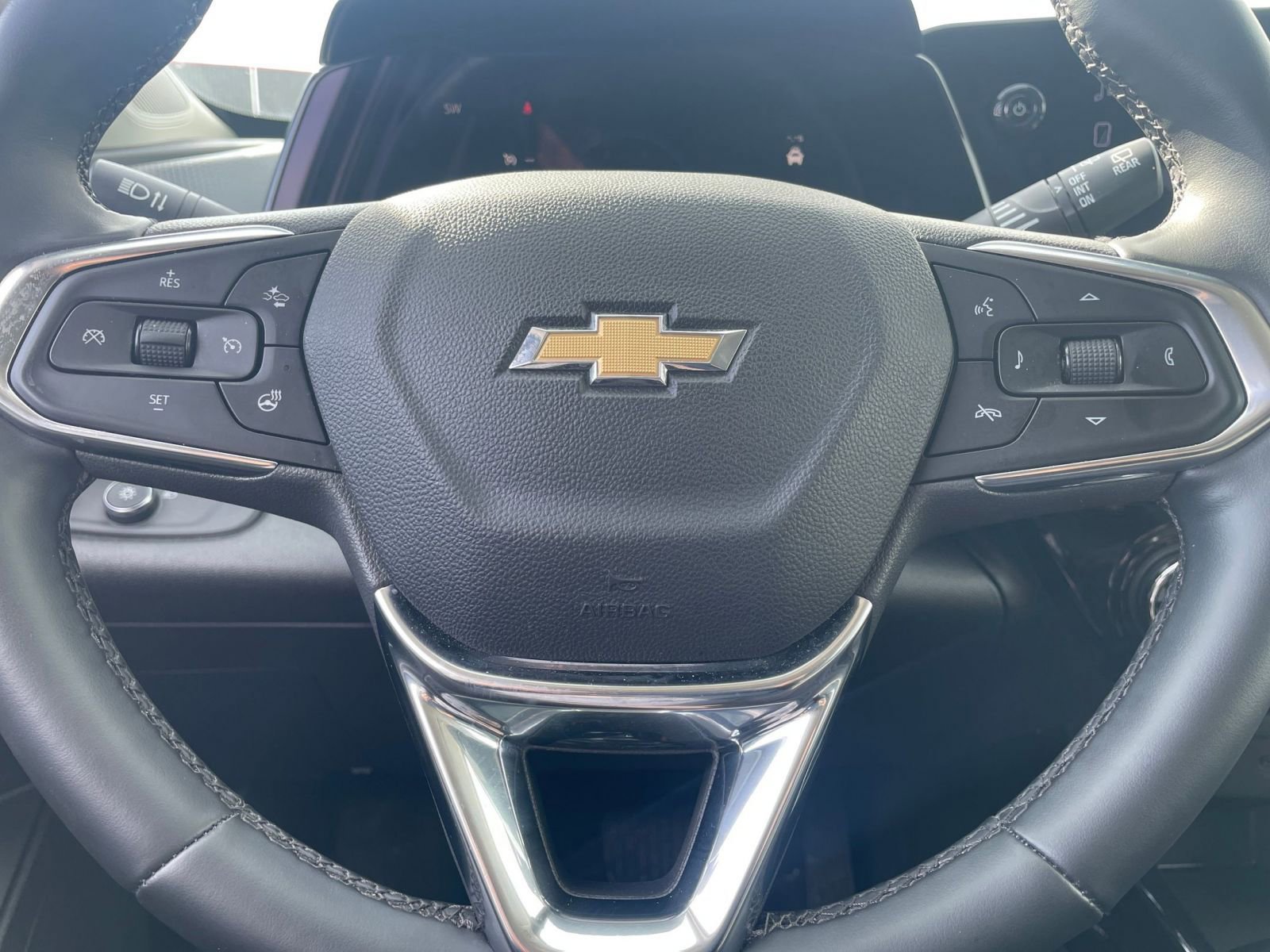 Thumbnail: 2025 Chevrolet Trax - 25