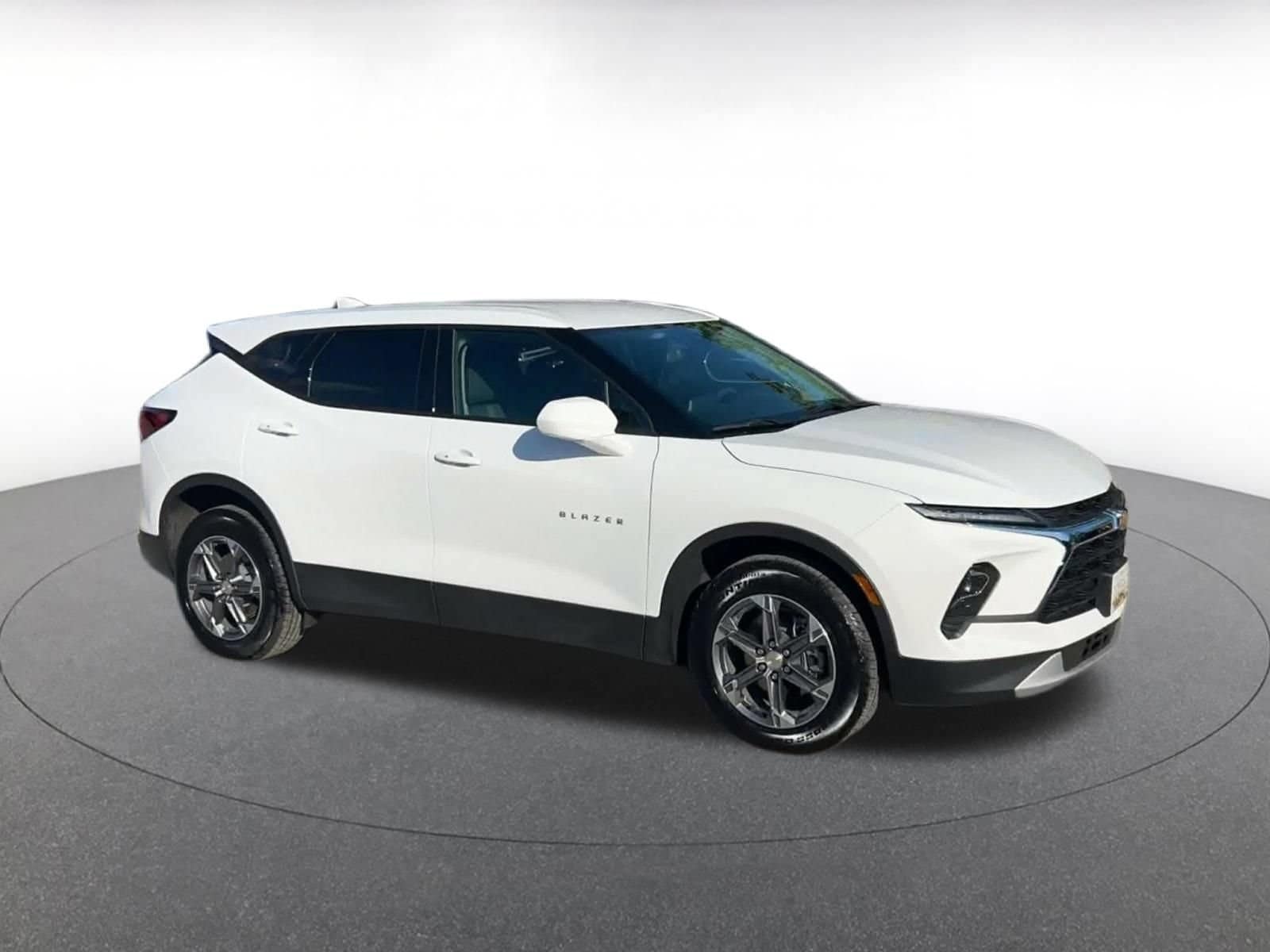 Thumbnail: 2026 Chevrolet Blazer - 2