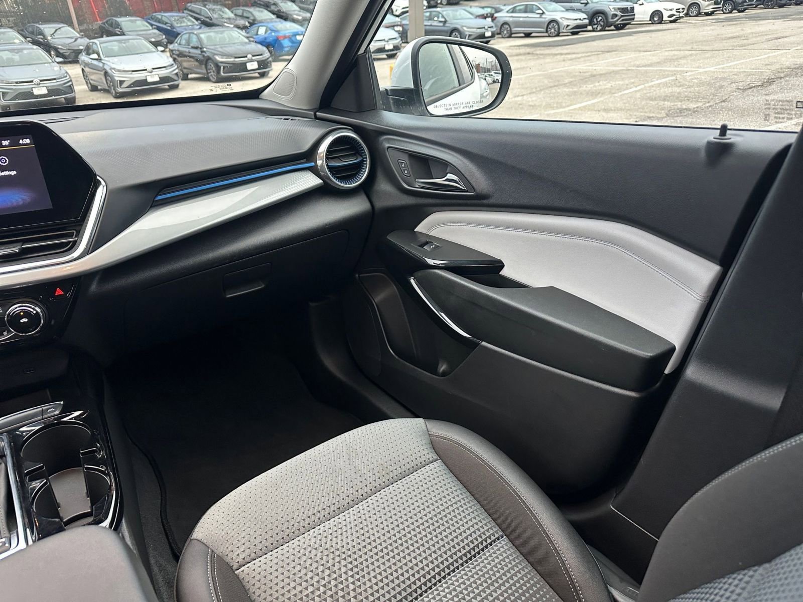 Thumbnail: 2025 Chevrolet Trax - 33