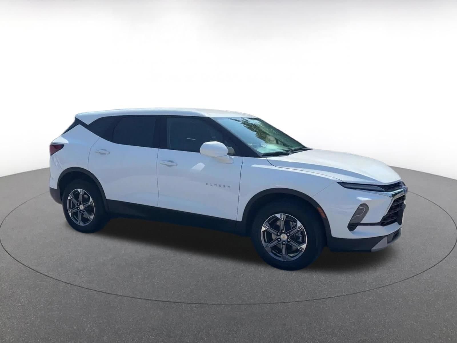 Thumbnail: 2025 Chevrolet Blazer - 2