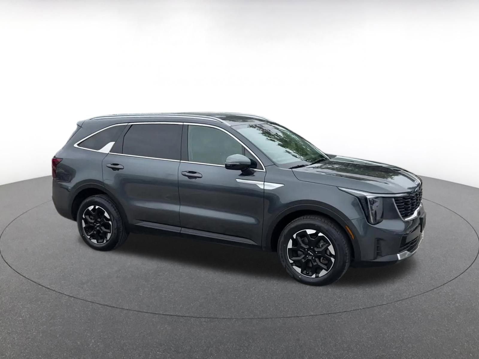 Thumbnail: 2024 Kia Sorento - 2