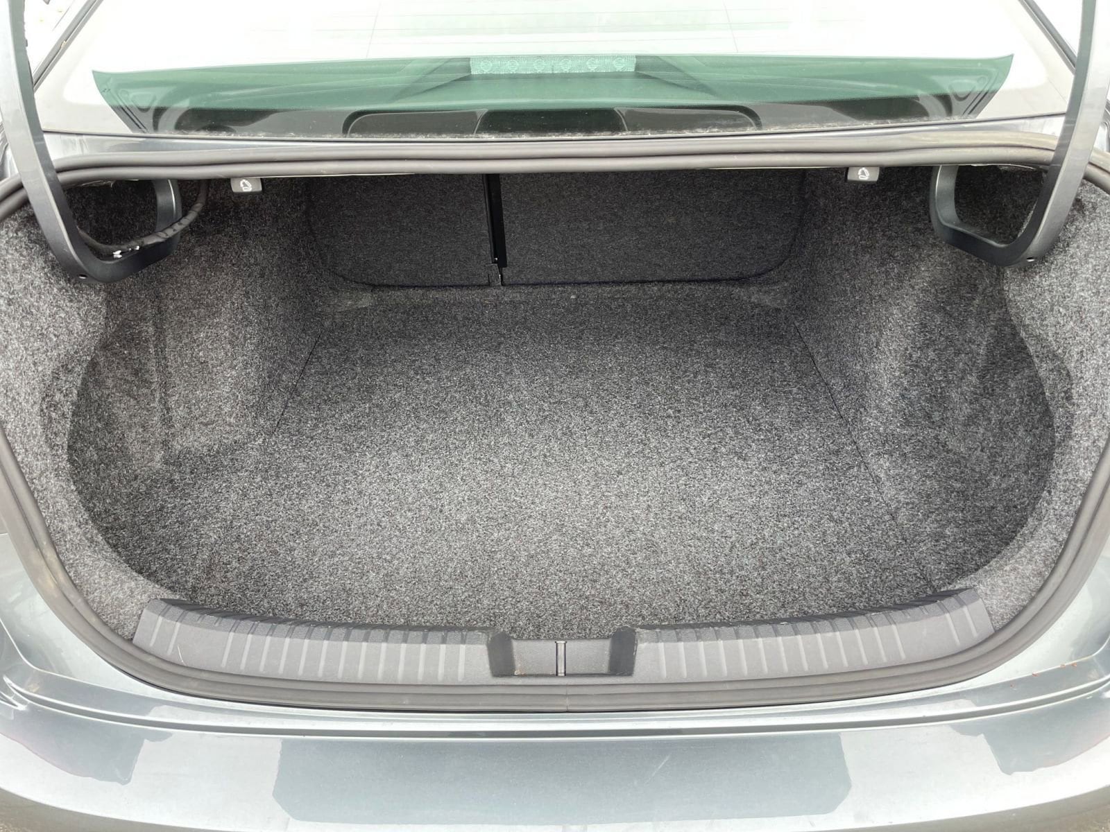 Thumbnail: 2025 Volkswagen Jetta - 31