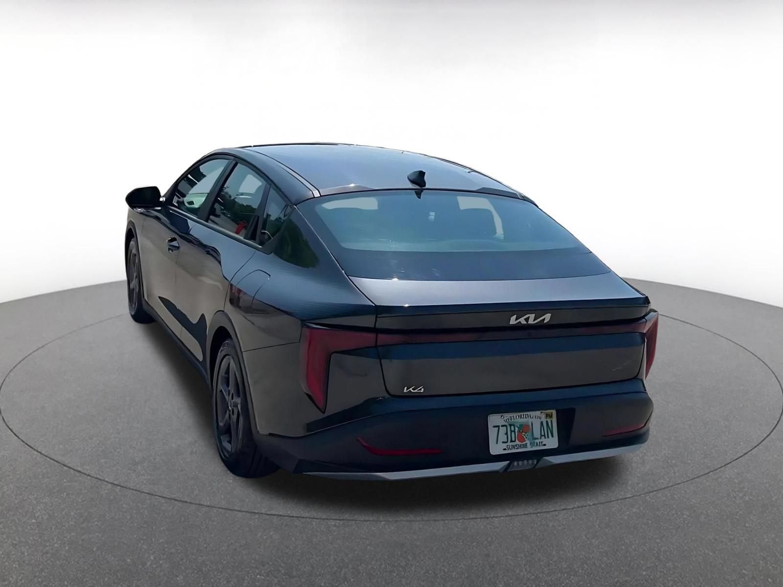 2025 Kia K4 LXS - Photo 11