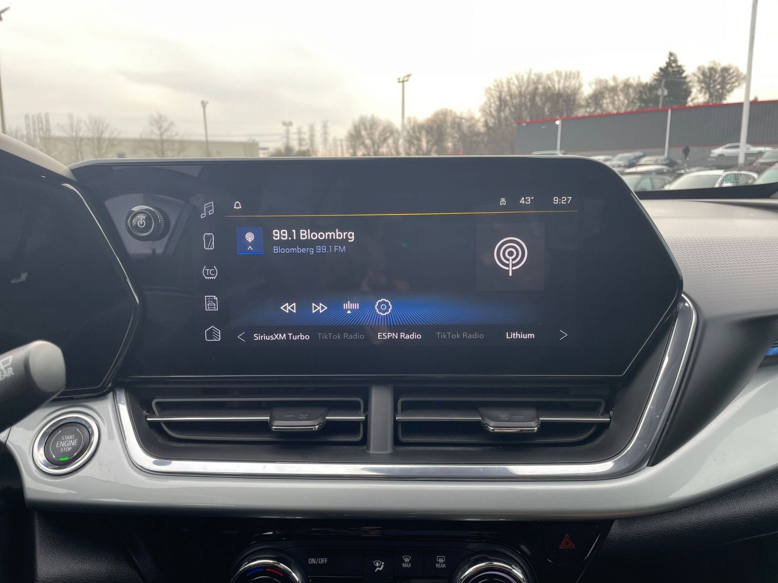 Thumbnail: 2025 Chevrolet Trax - 21