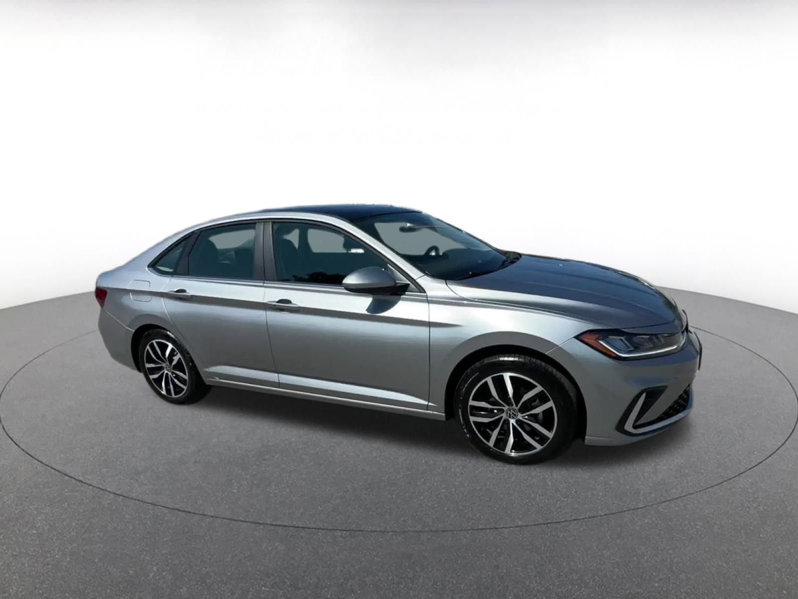 Thumbnail: 2025 Volkswagen Jetta - 2