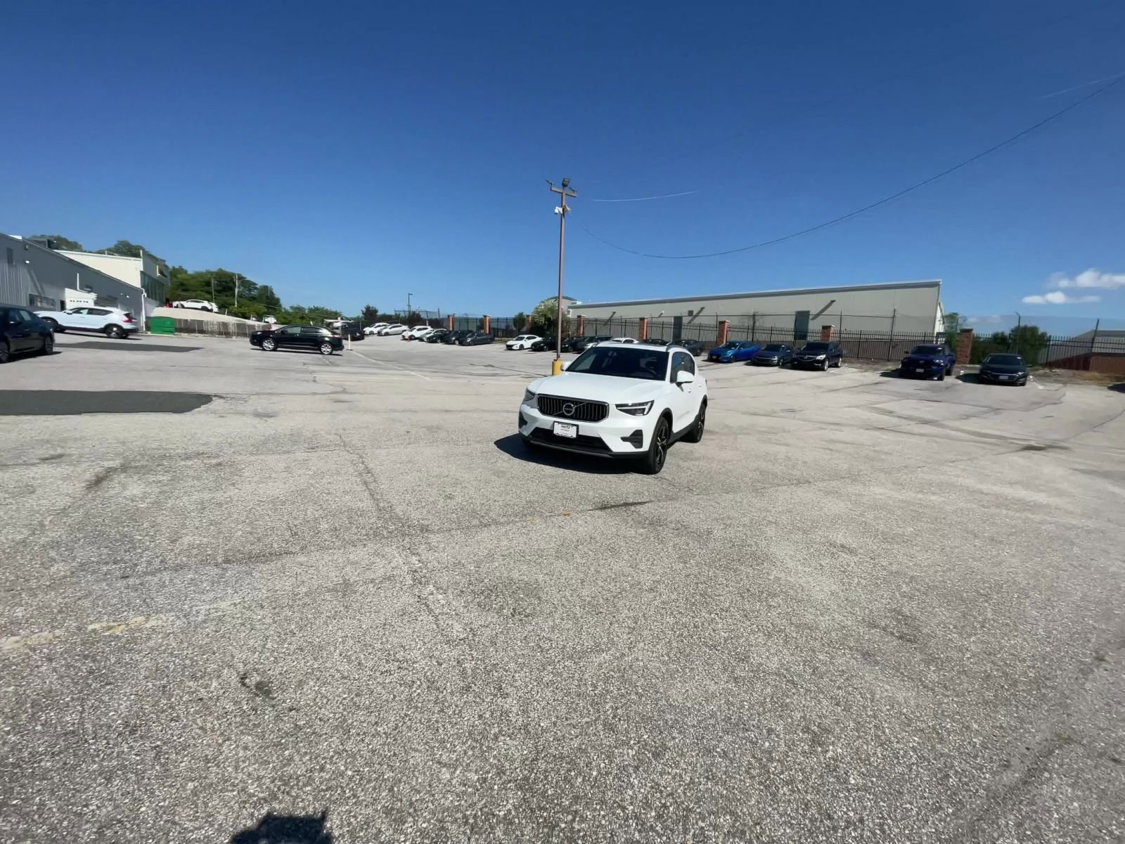 Thumbnail: 2024 Volvo XC40 - 15