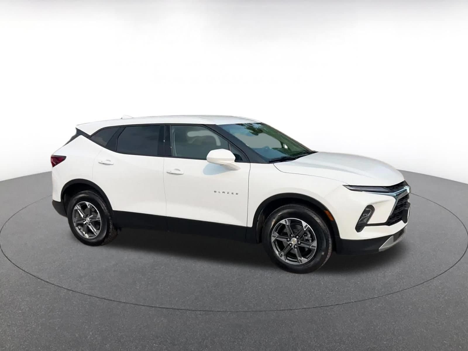 Thumbnail: 2025 Chevrolet Blazer - 2