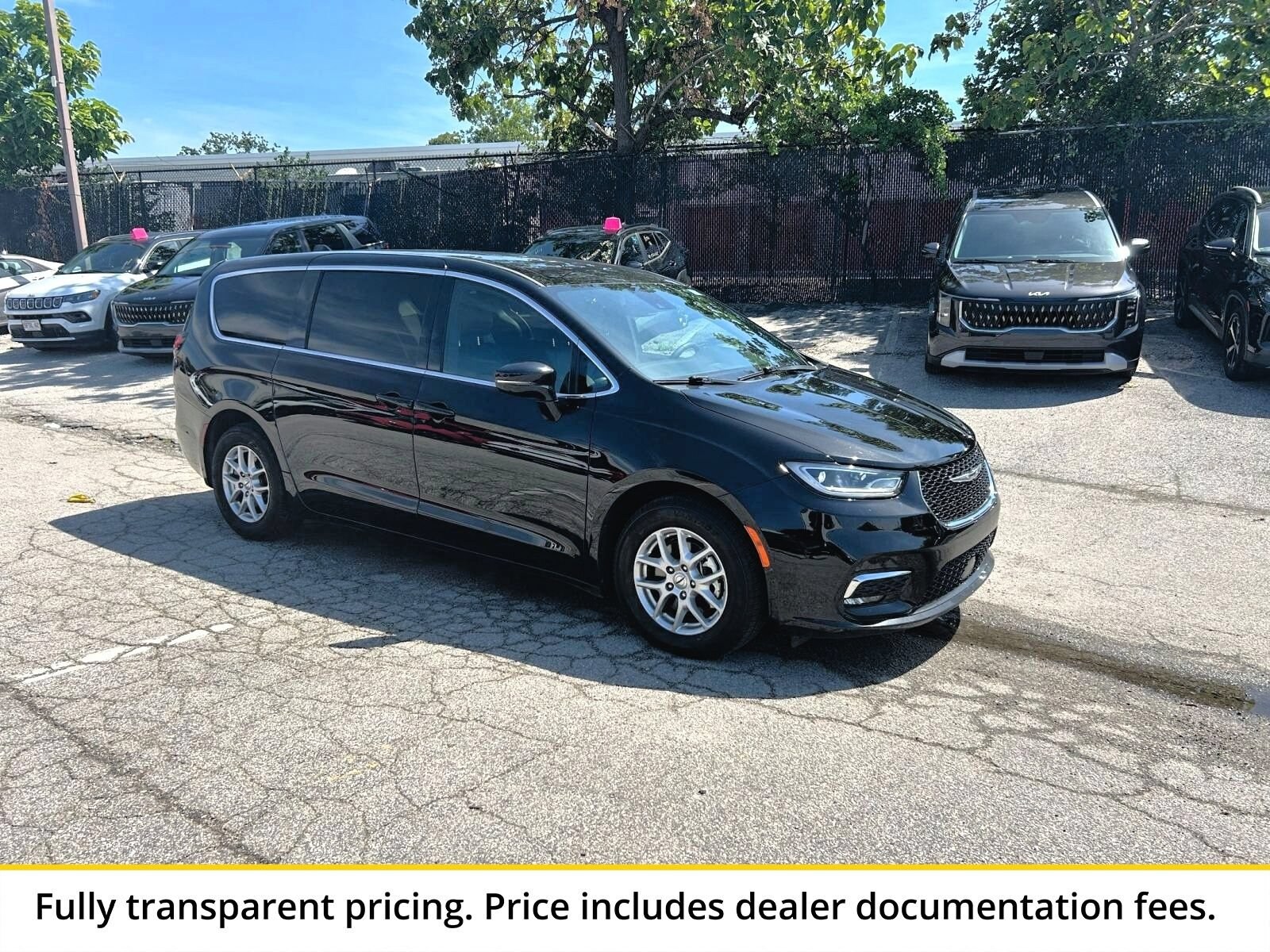 Thumbnail: 2025 Chrysler Pacifica - 1