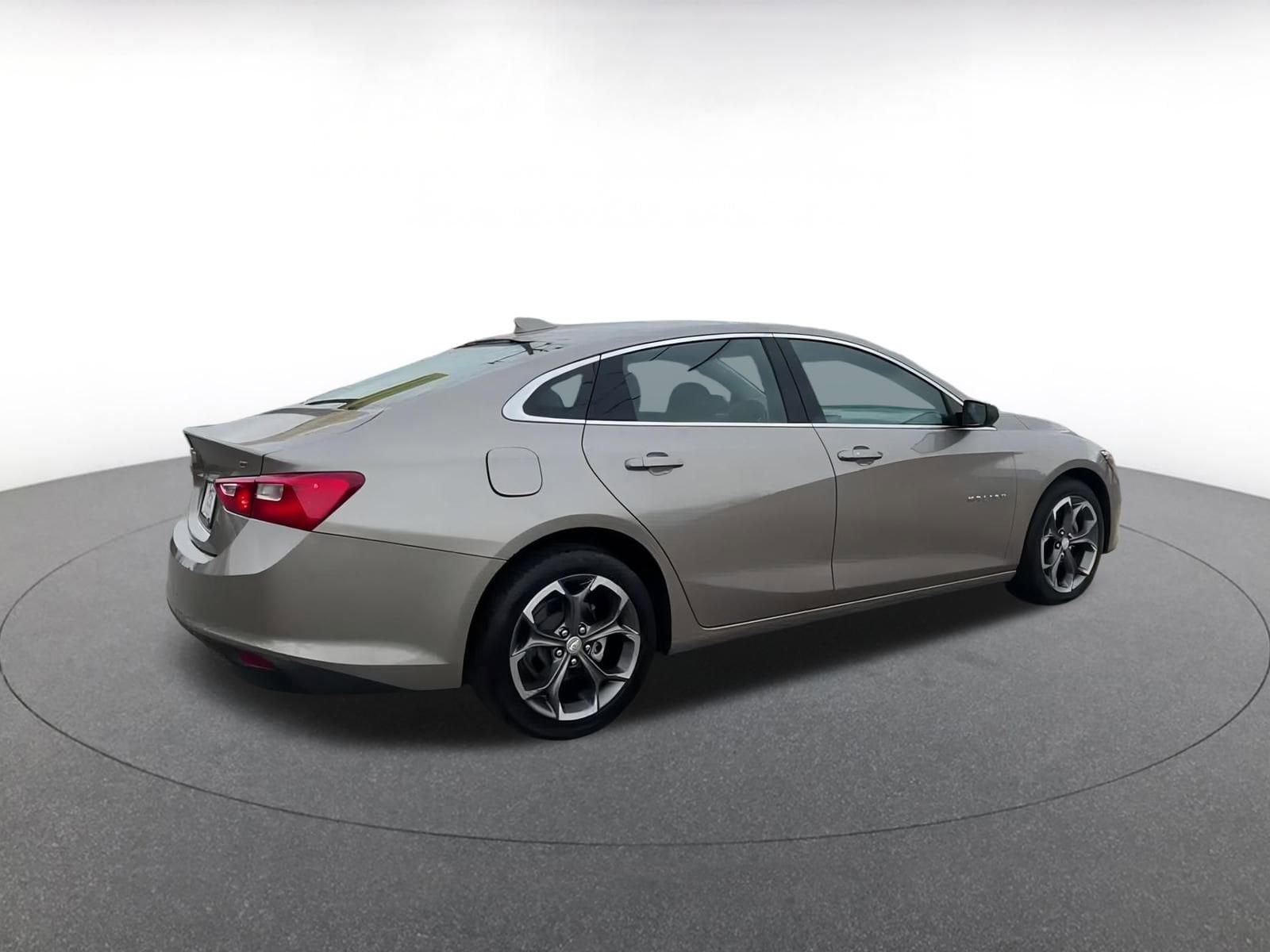 Thumbnail: 2023 Chevrolet Malibu - 15