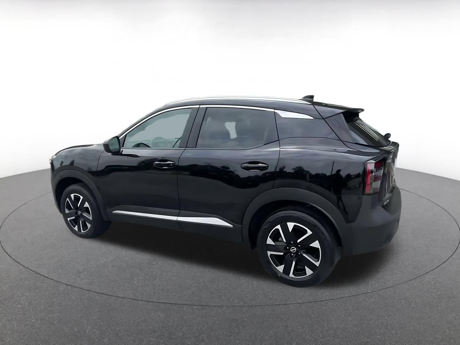 Thumbnail: 2026 Nissan Kicks - 10