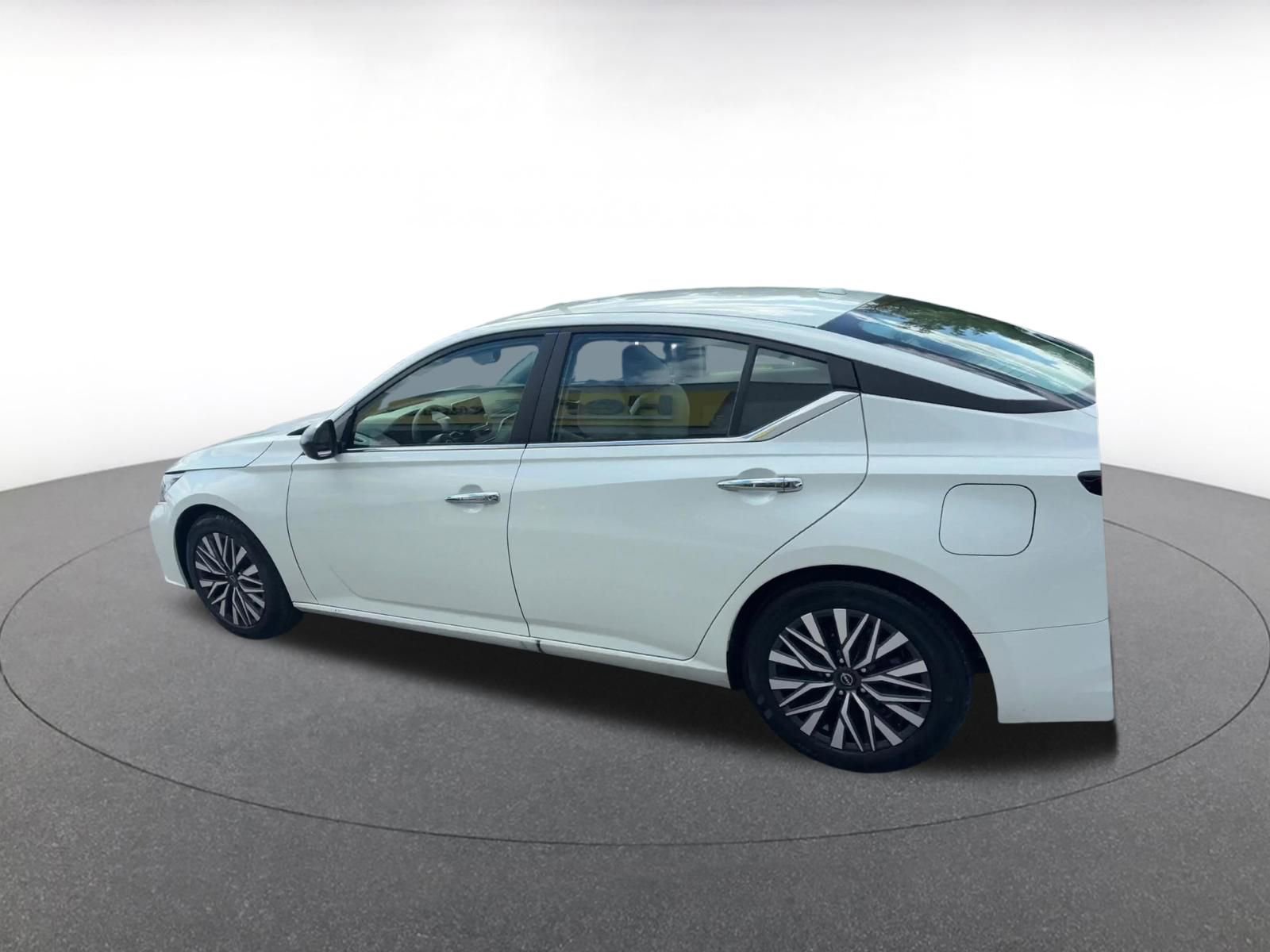Thumbnail: 2025 Nissan Altima - 10
