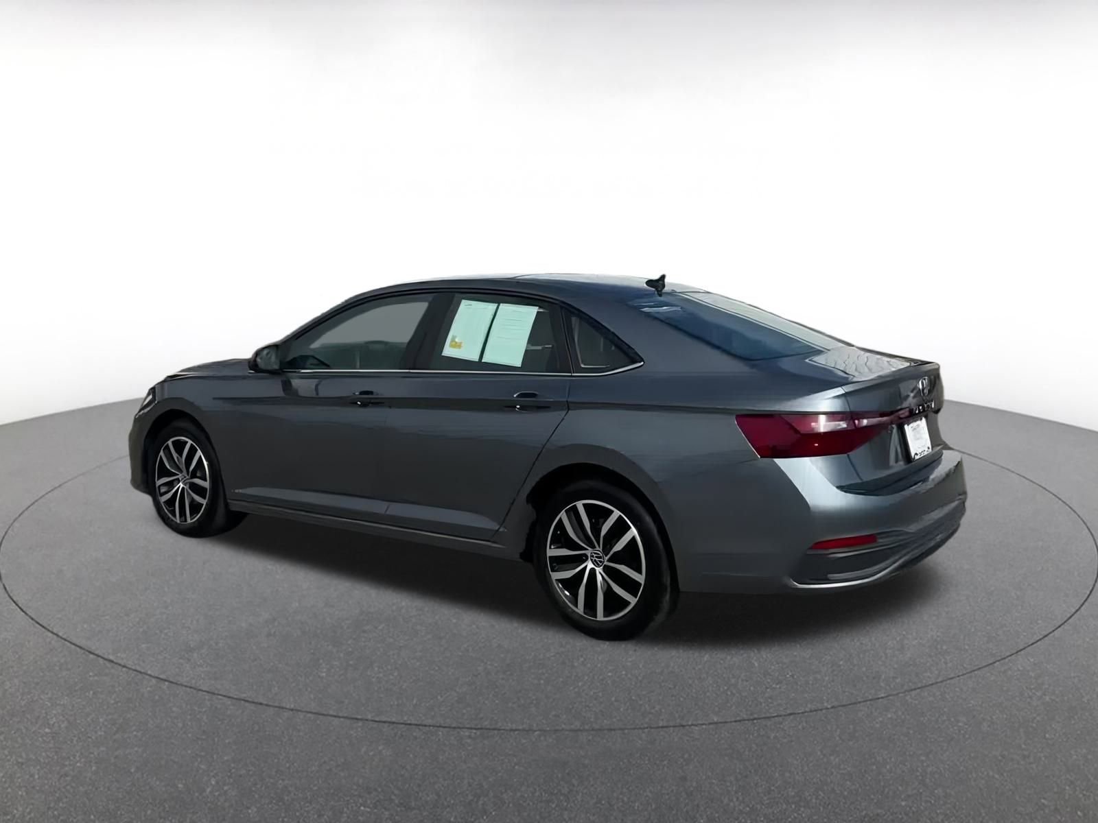 Thumbnail: 2025 Volkswagen Jetta - 10