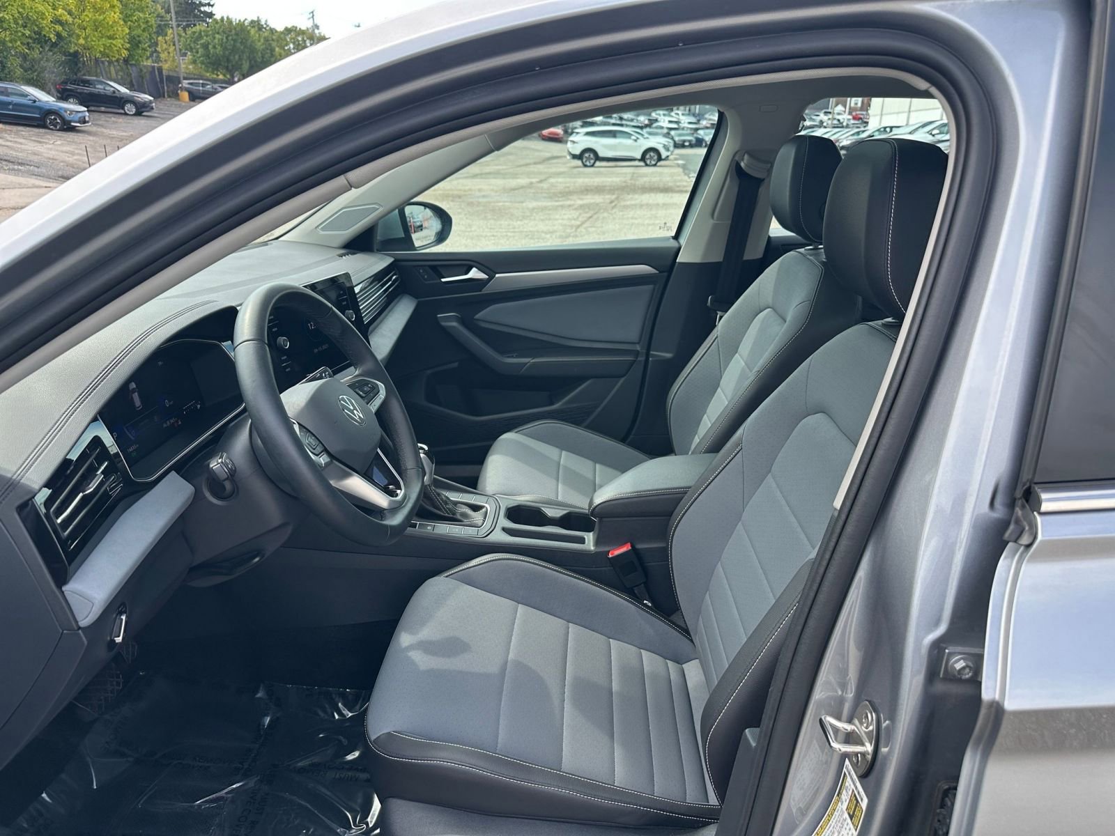 Thumbnail: 2025 Volkswagen Jetta - 25