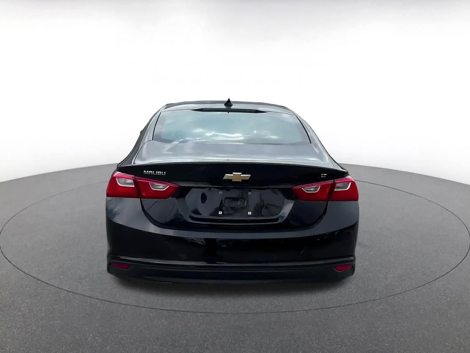 Thumbnail: 2024 Chevrolet Malibu - 12