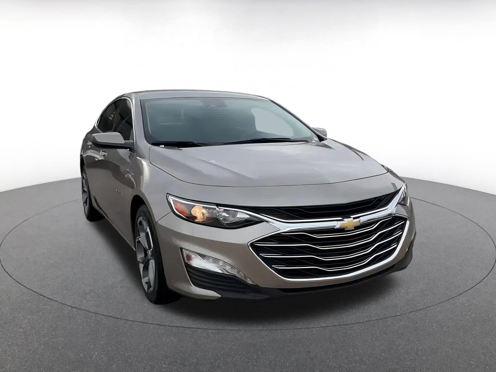 Thumbnail: 2023 Chevrolet Malibu - 3