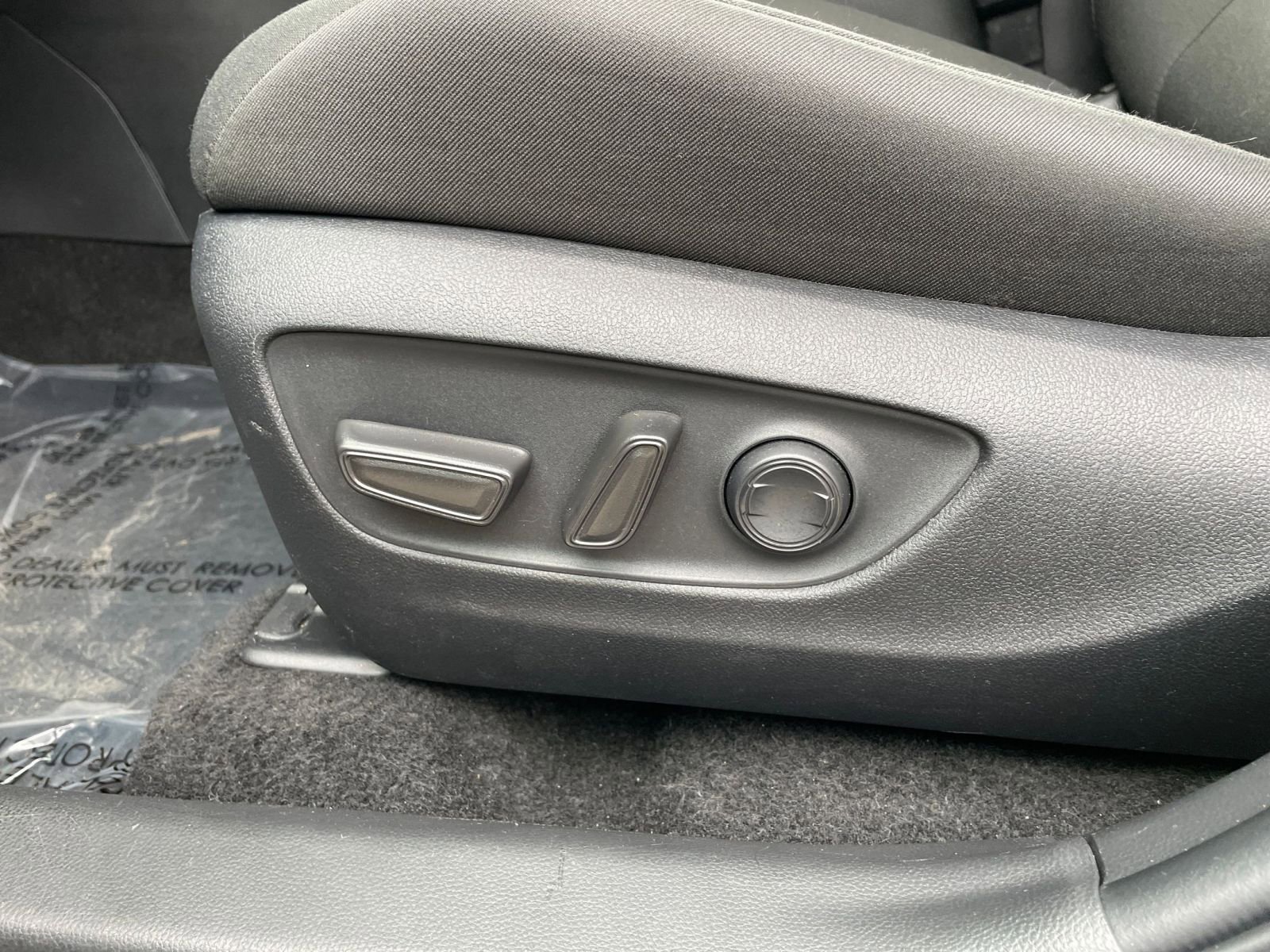 Thumbnail: 2025 Toyota RAV4 - 23