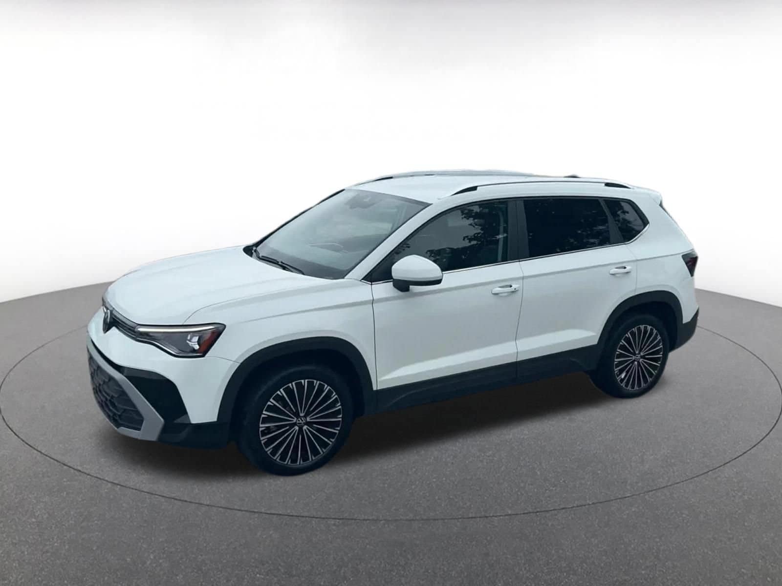 Thumbnail: 2026 Volkswagen Taos - 8