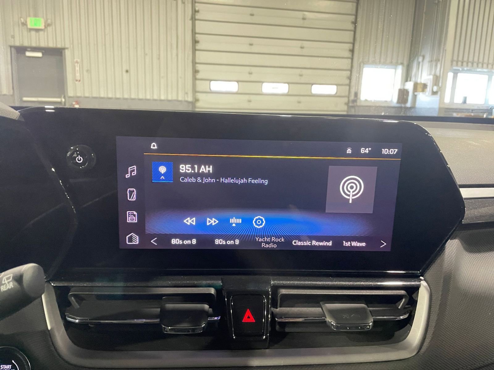 Thumbnail: 2025 Chevrolet TrailBlazer - 21