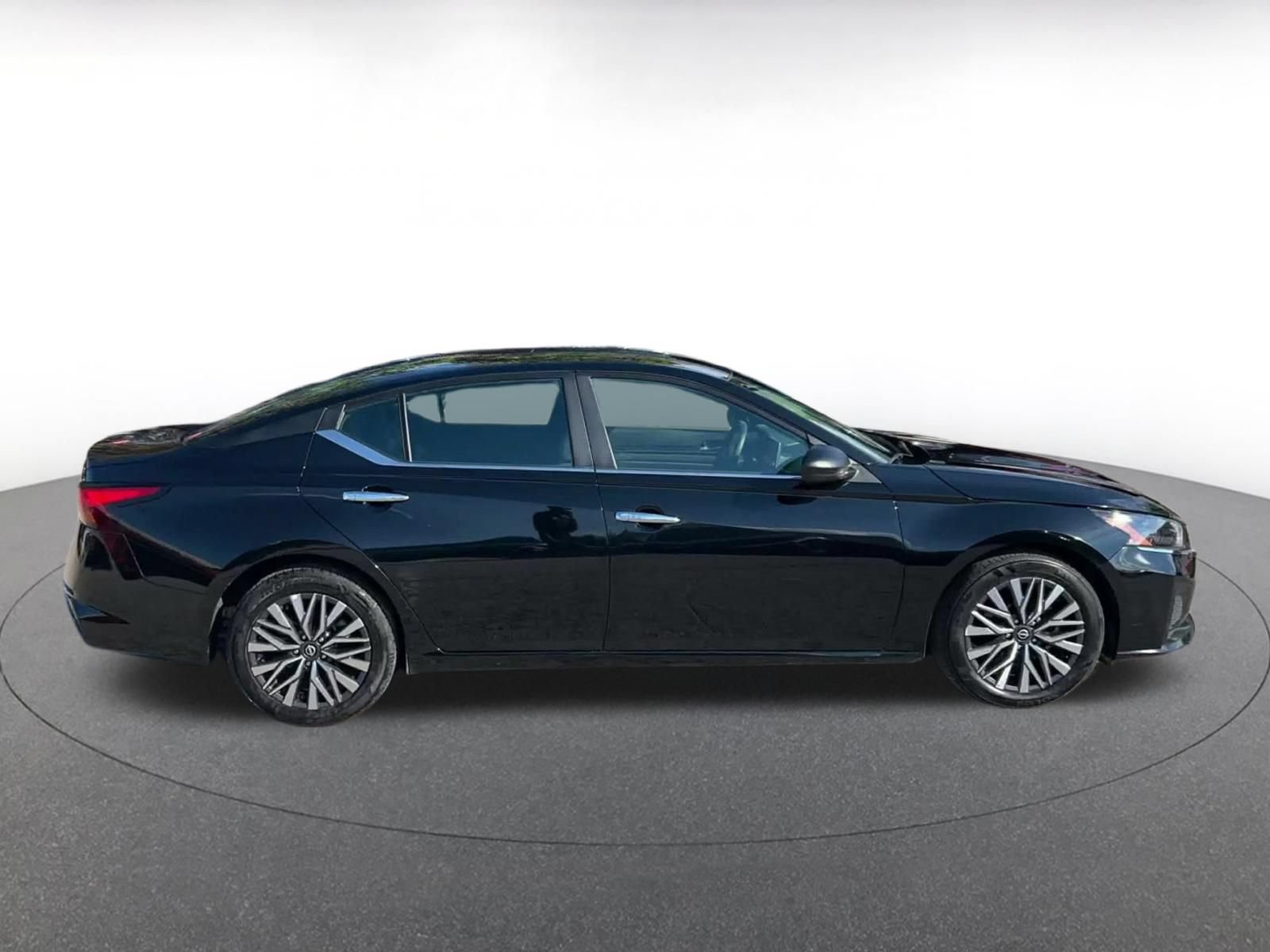 Thumbnail: 2025 Nissan Altima - 15