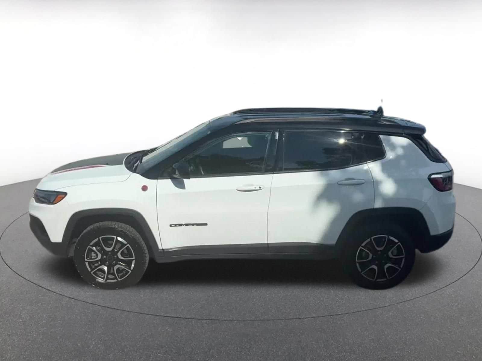 2025 Jeep Compass Trailhawk - Photo 9