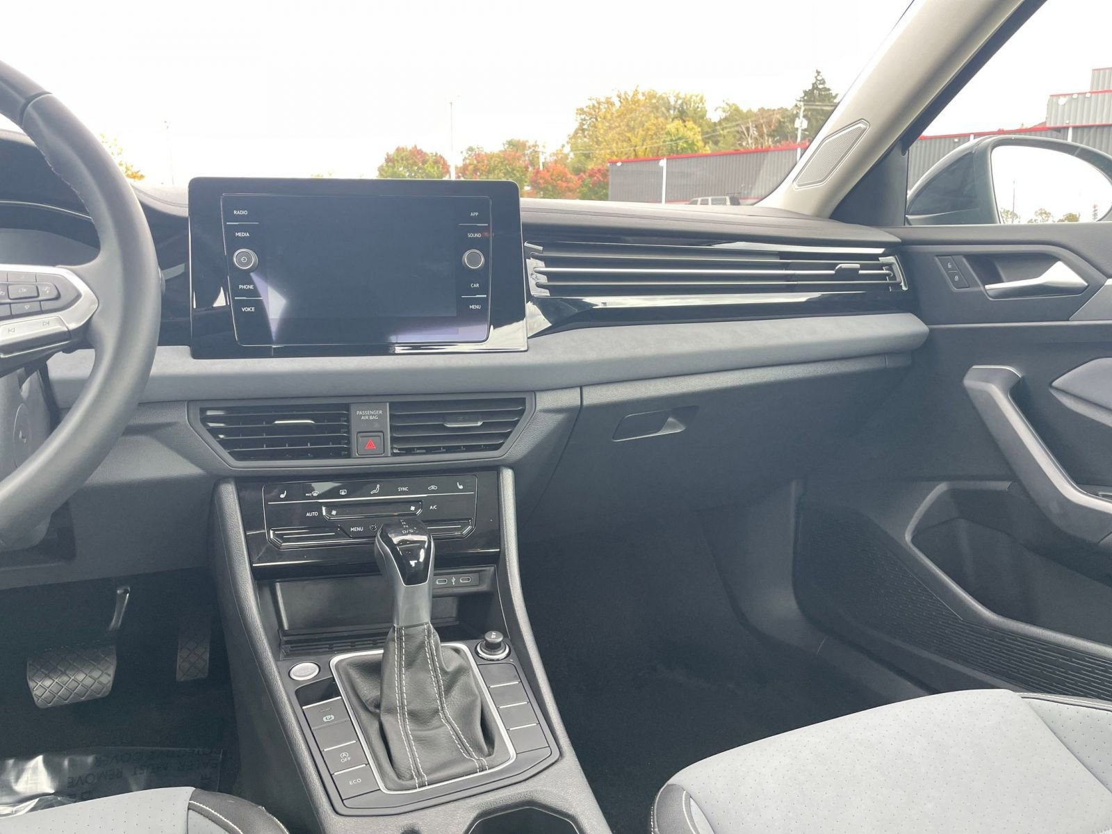 Thumbnail: 2025 Volkswagen Jetta - 35