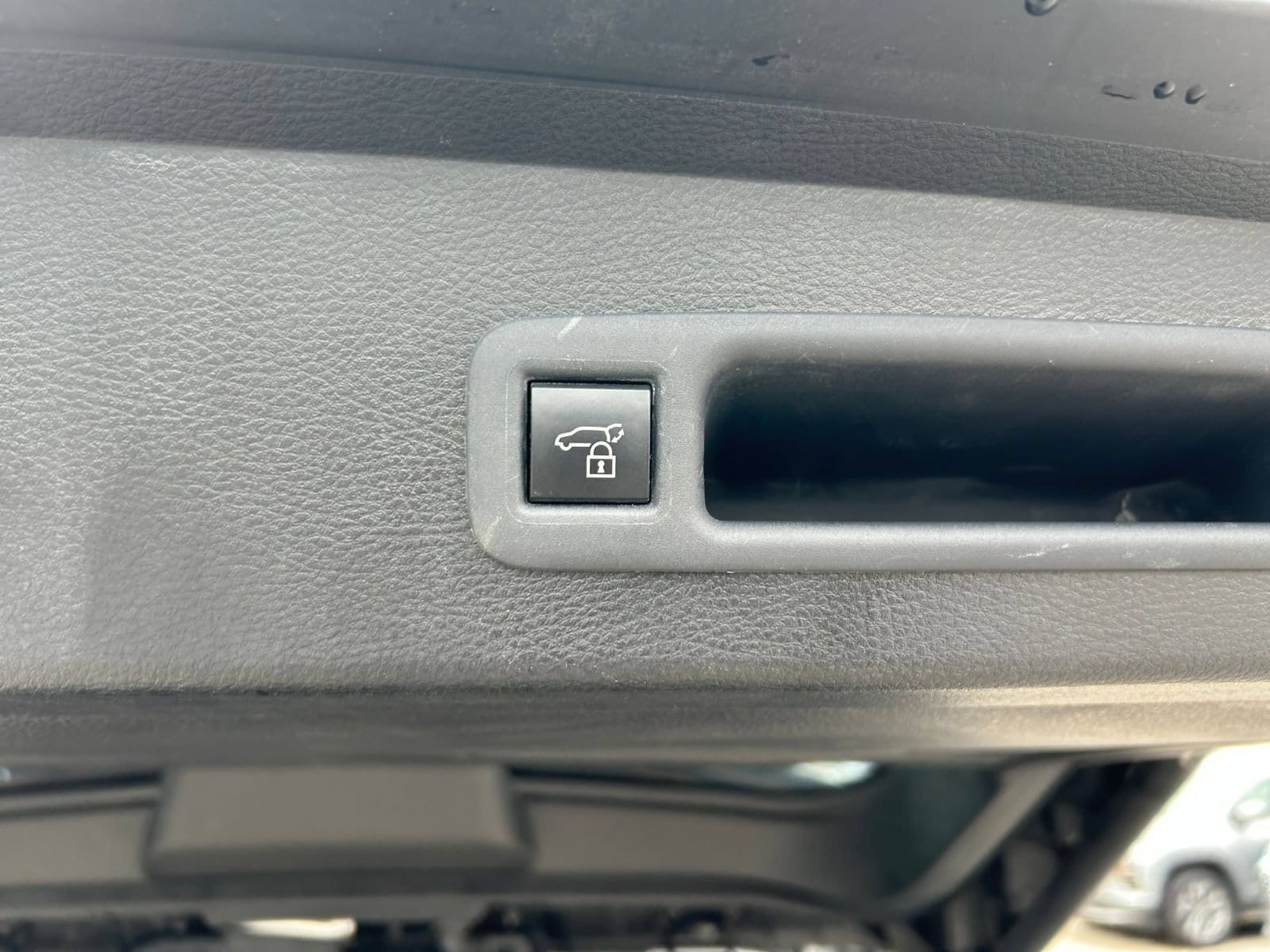 Thumbnail: 2025 Toyota Sienna - 19