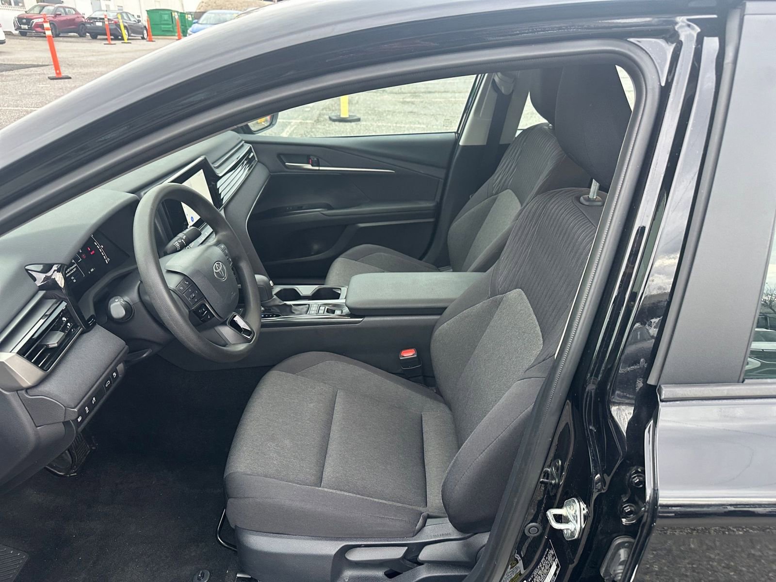 Thumbnail: 2025 Toyota Camry - 25