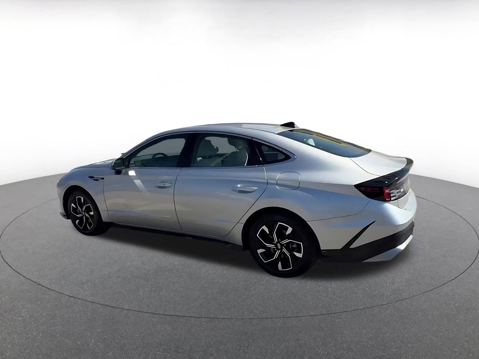 Thumbnail: 2025 Hyundai Sonata - 10