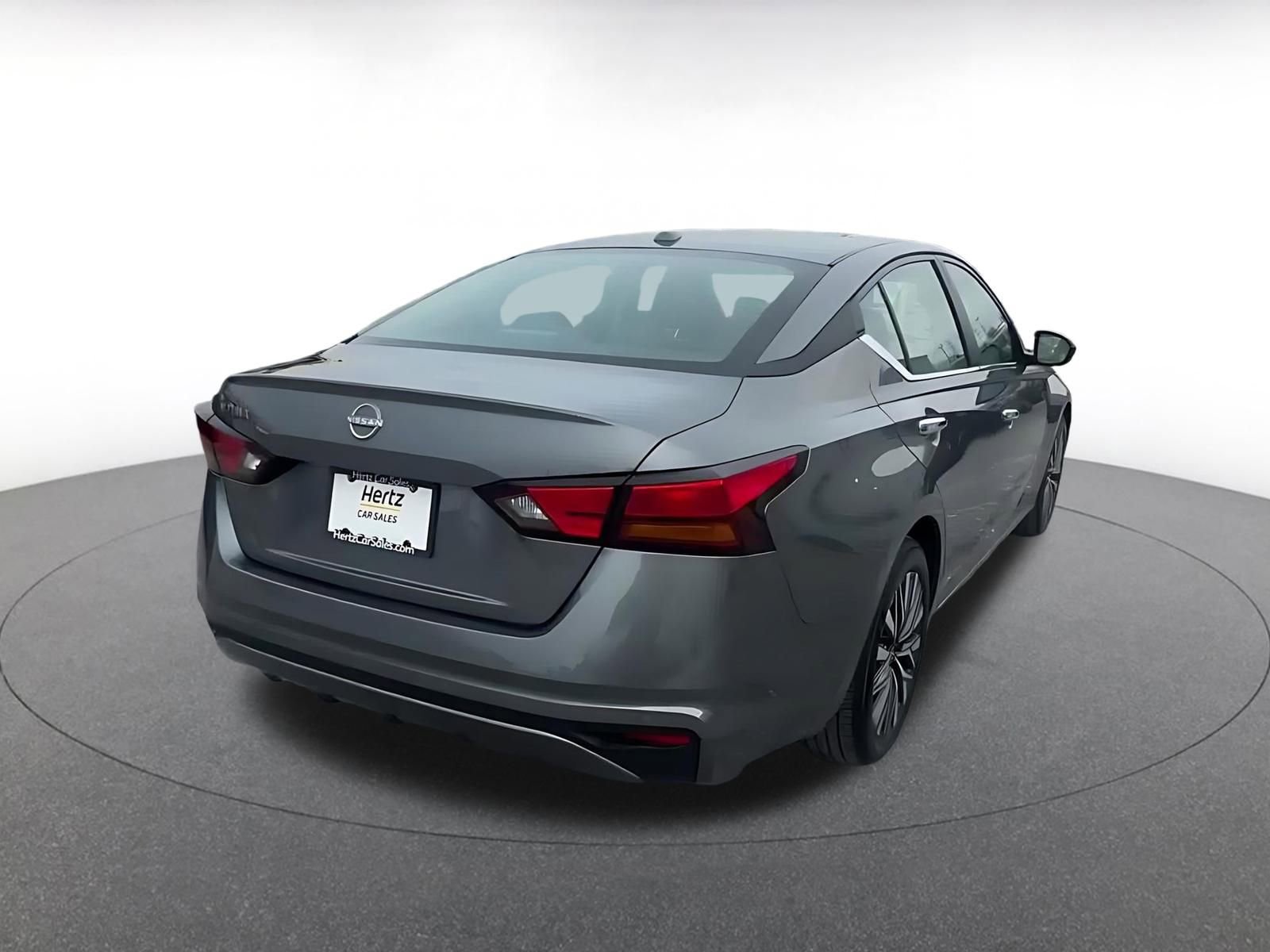 Thumbnail: 2025 Nissan Altima - 17