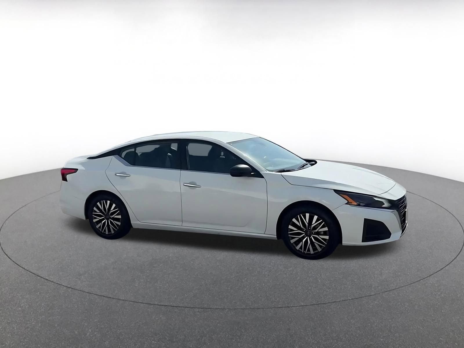 Thumbnail: 2025 Nissan Altima - 2