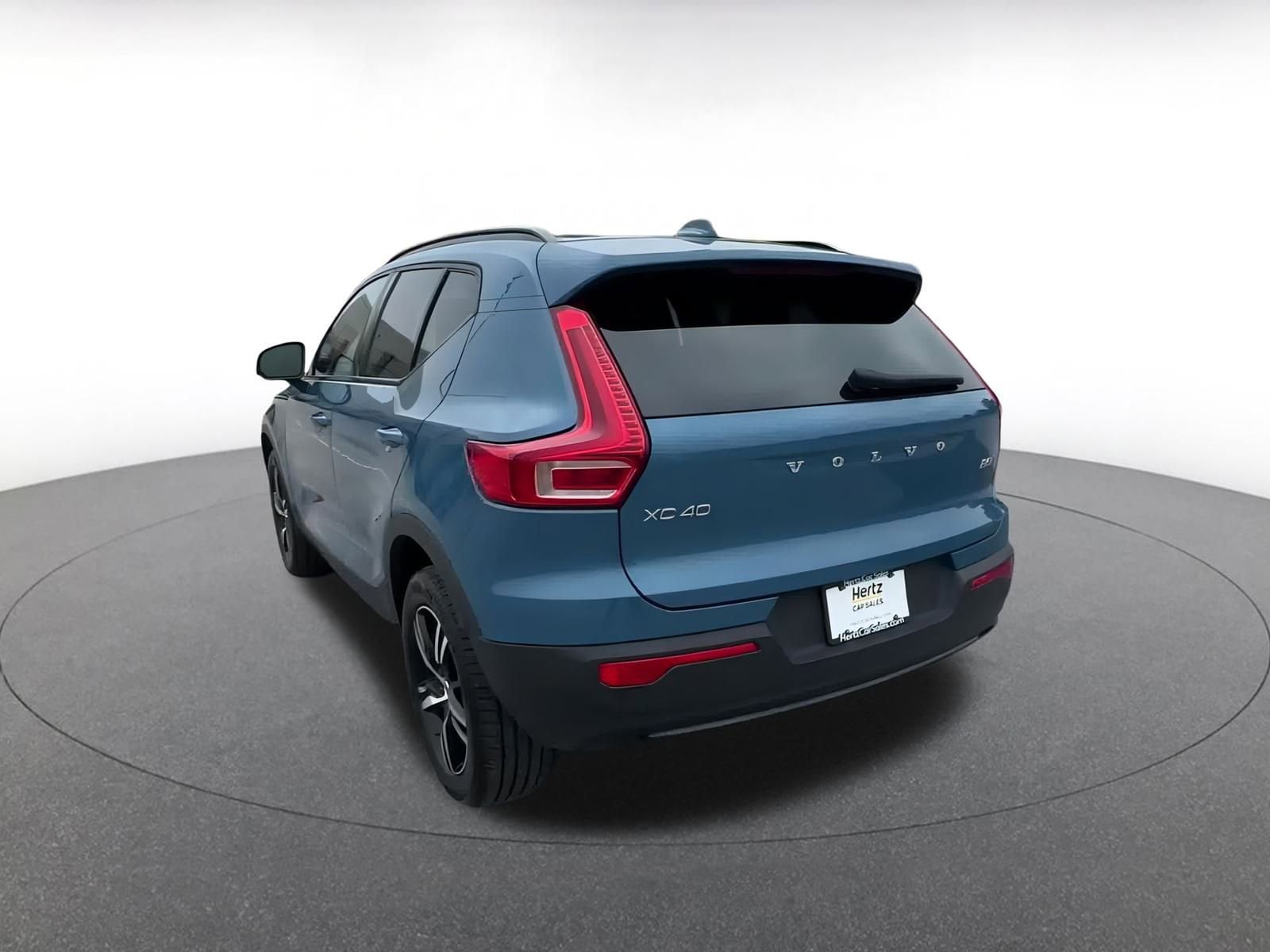 Thumbnail: 2024 Volvo XC40 - 11