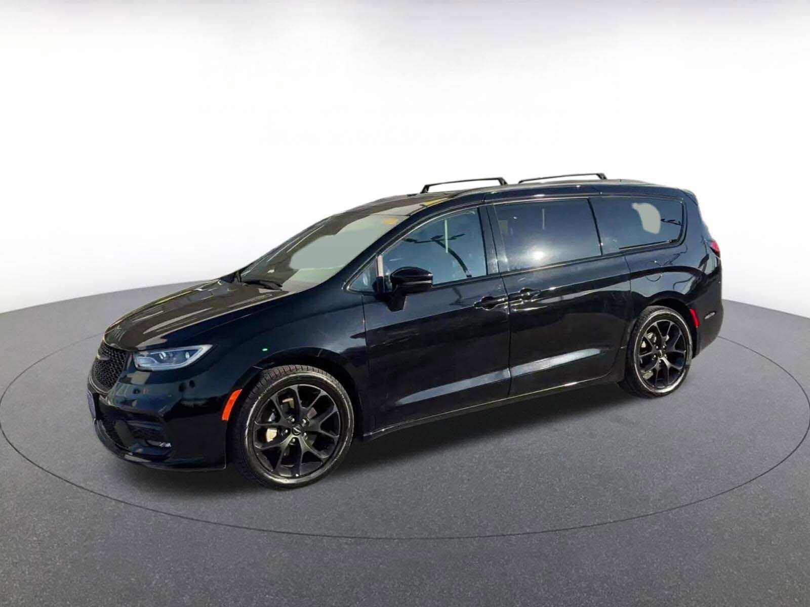 Thumbnail: 2025 Chrysler Pacifica - 7