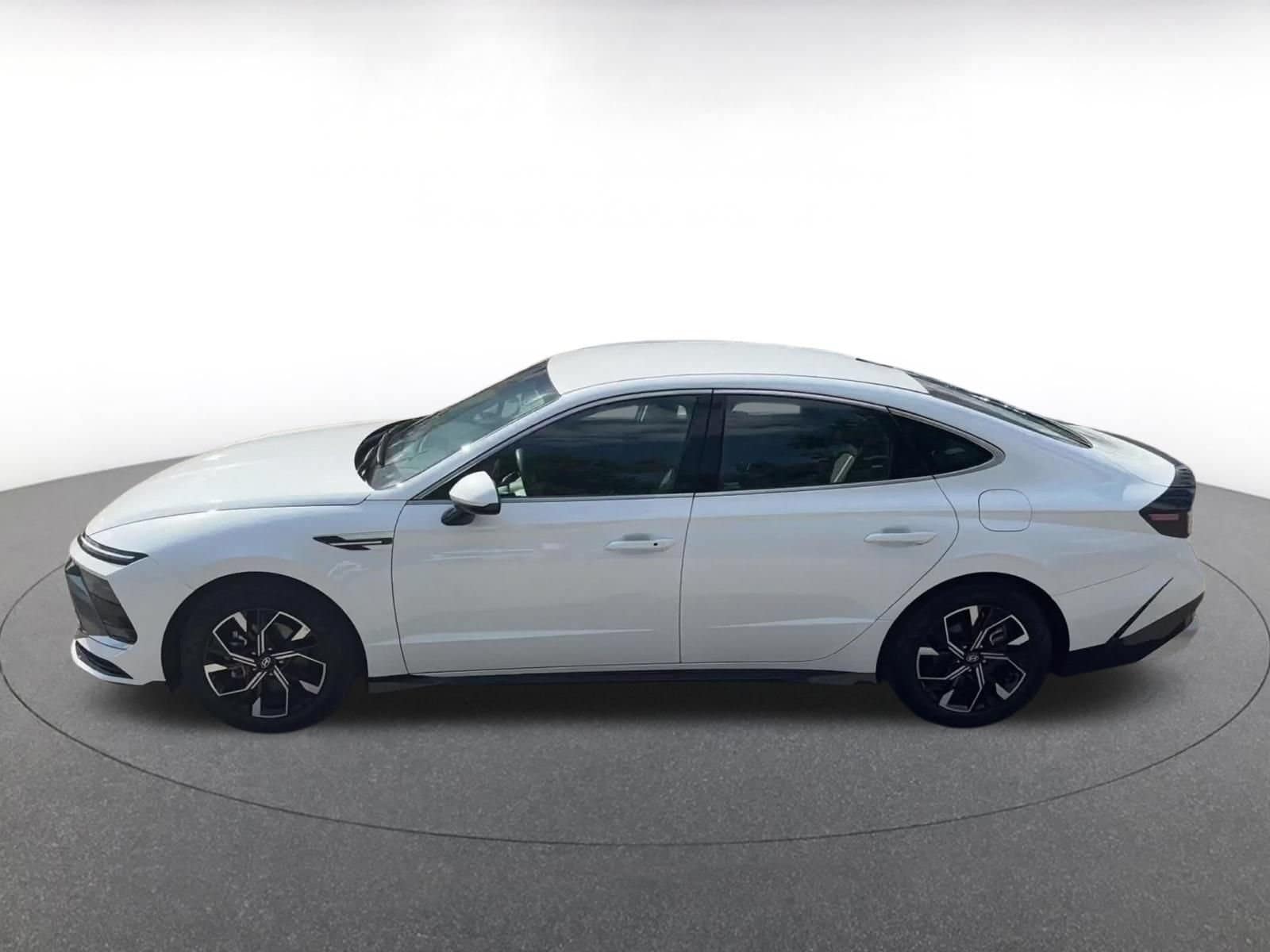 Thumbnail: 2025 Hyundai Sonata - 9
