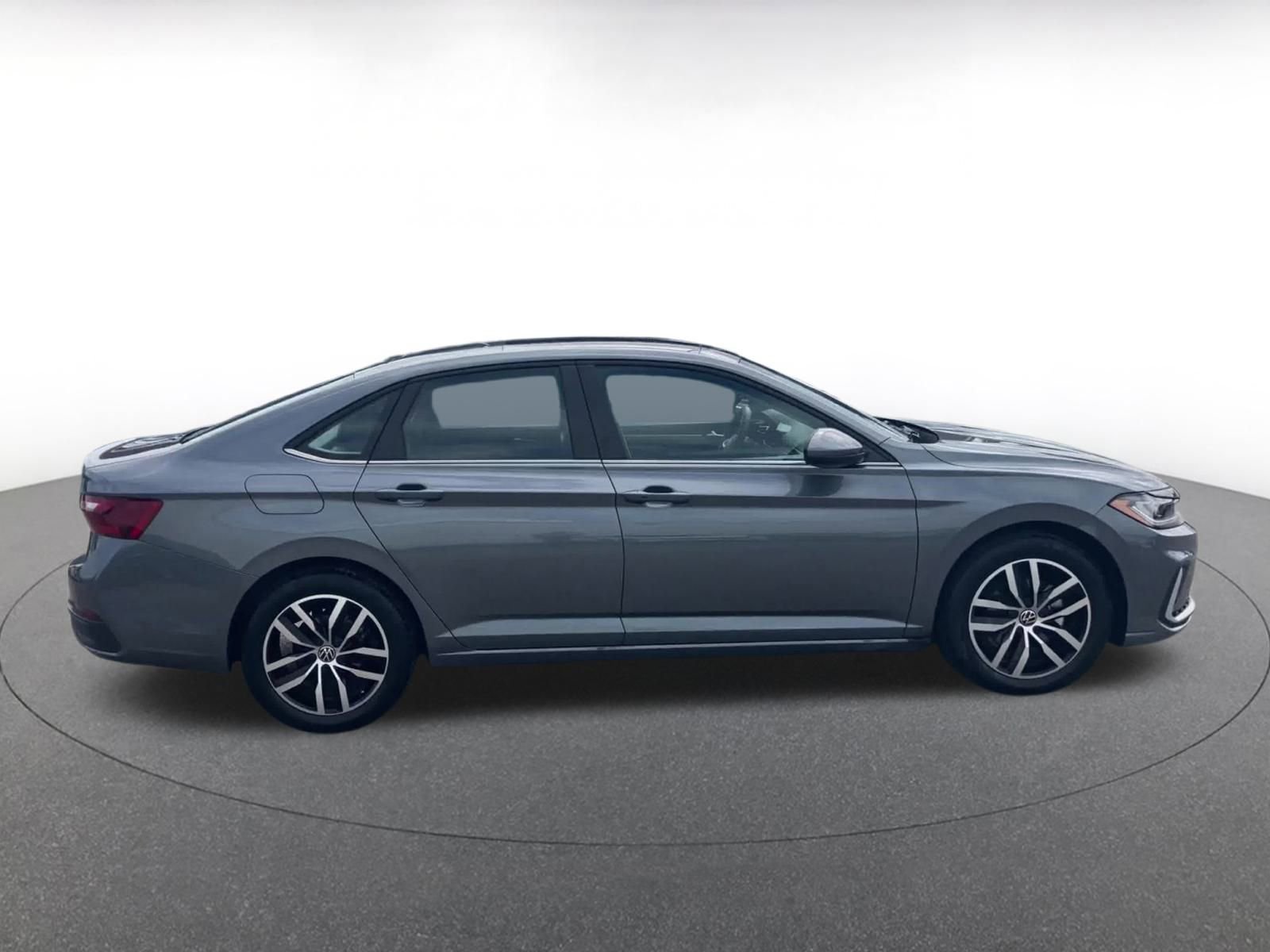 Thumbnail: 2025 Volkswagen Jetta - 16