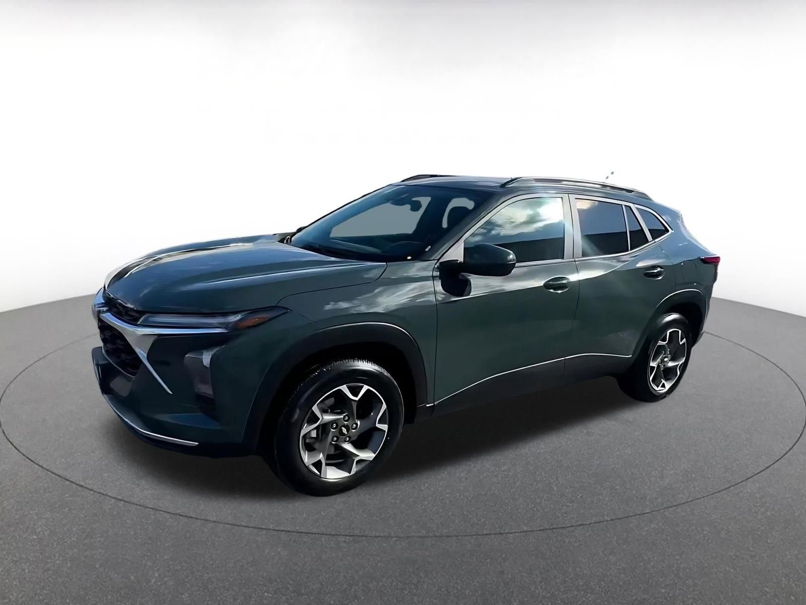 Thumbnail: 2025 Chevrolet Trax - 8