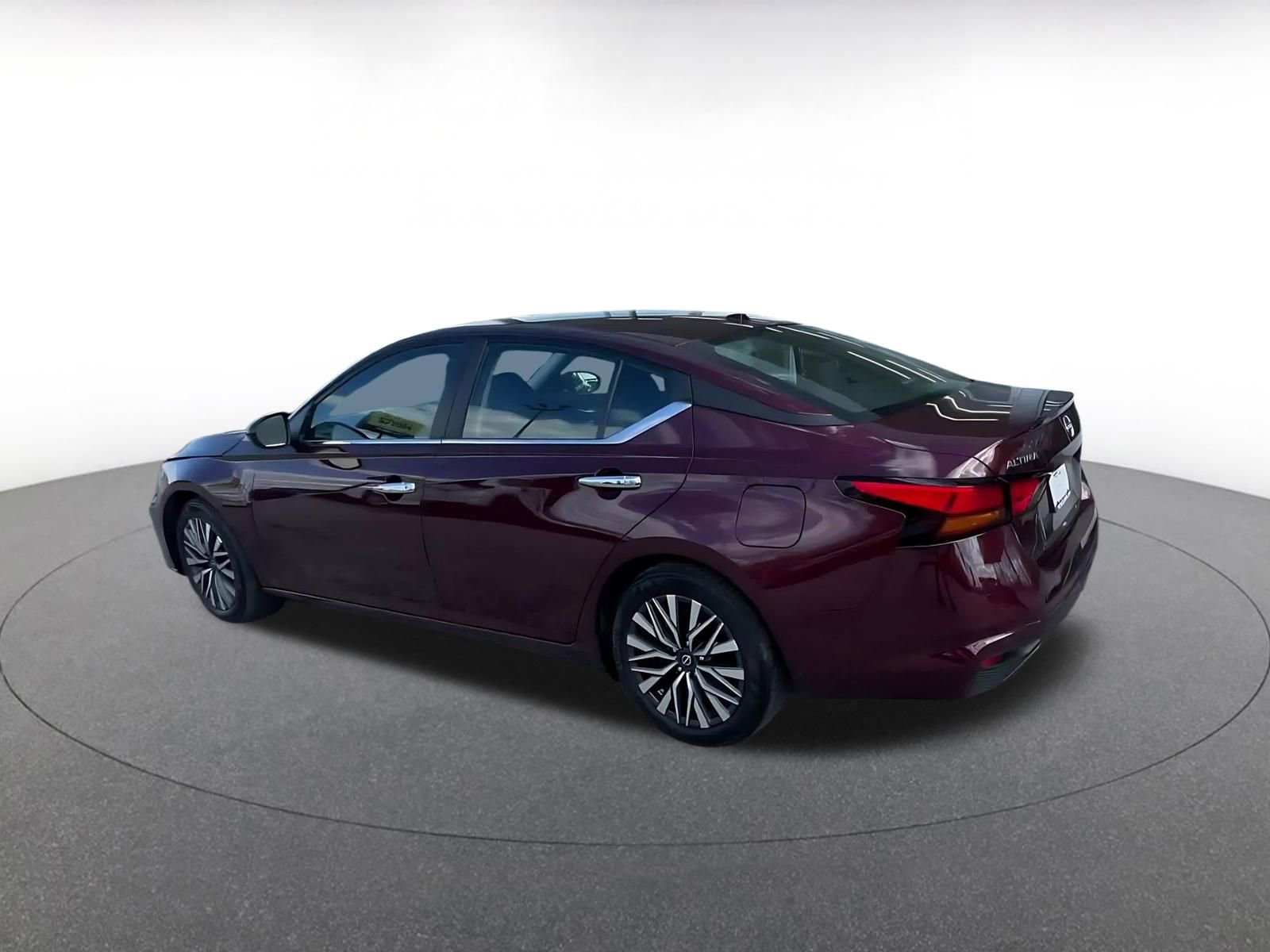 Thumbnail: 2025 Nissan Altima - 8