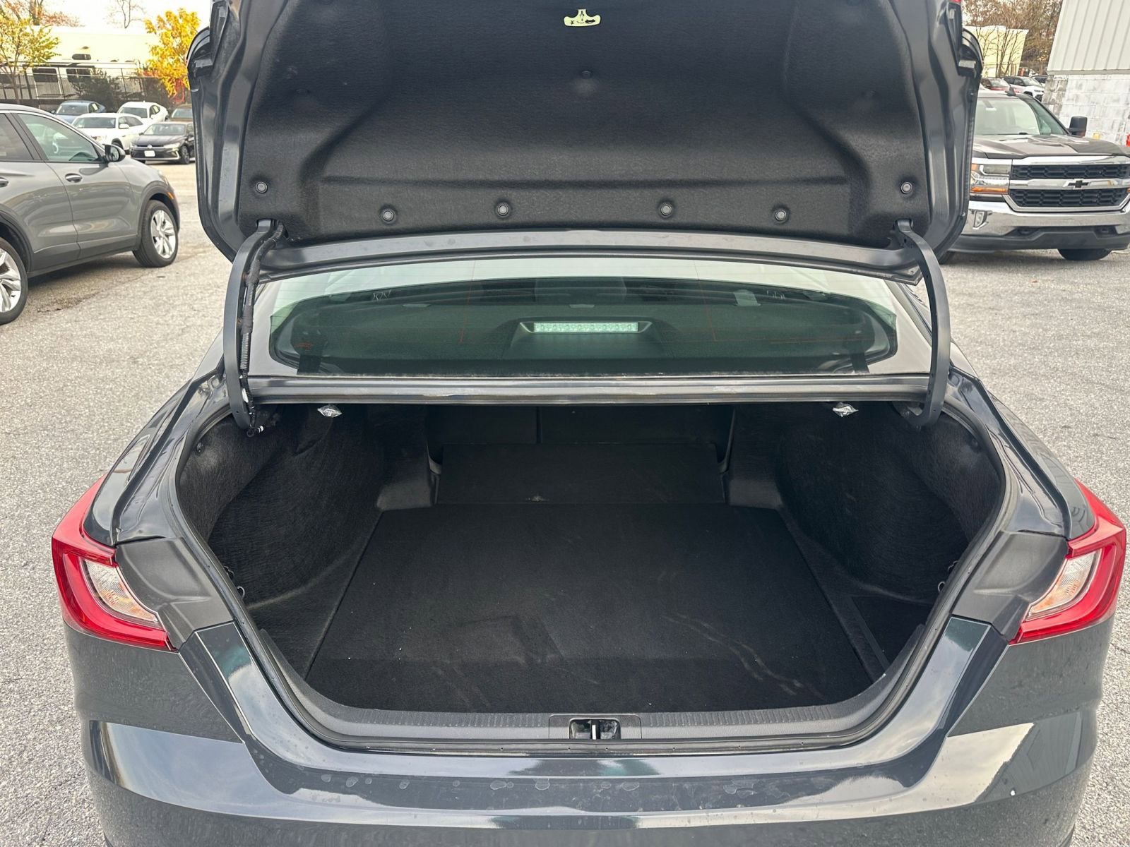 Thumbnail: 2025 Toyota Camry - 30