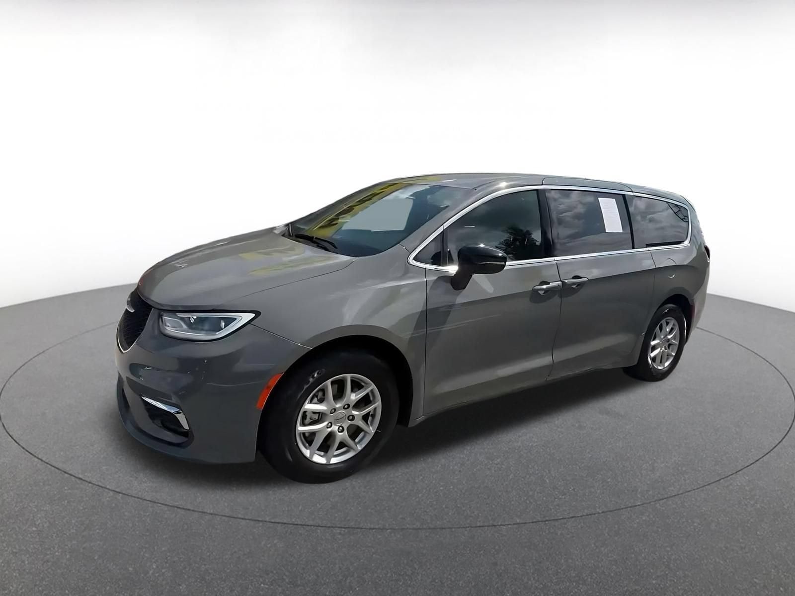 Thumbnail: 2025 Chrysler Pacifica - 8