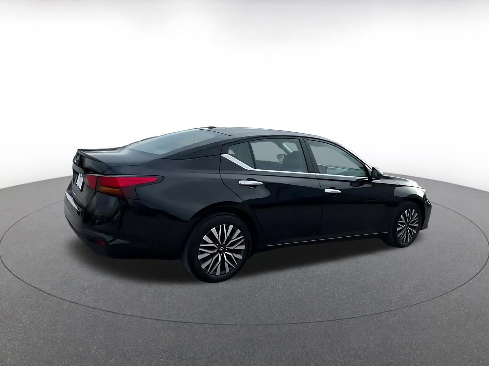 Thumbnail: 2025 Nissan Altima - 15