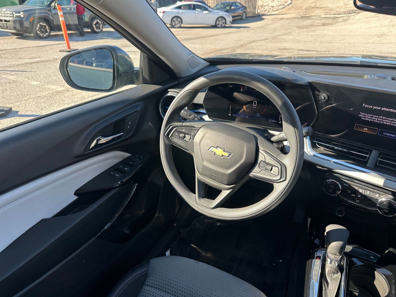 Thumbnail: 2025 Chevrolet Trax - 32