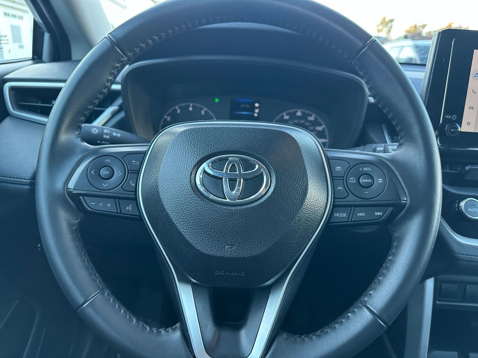 Thumbnail: 2025 Toyota Corolla Cross - 27