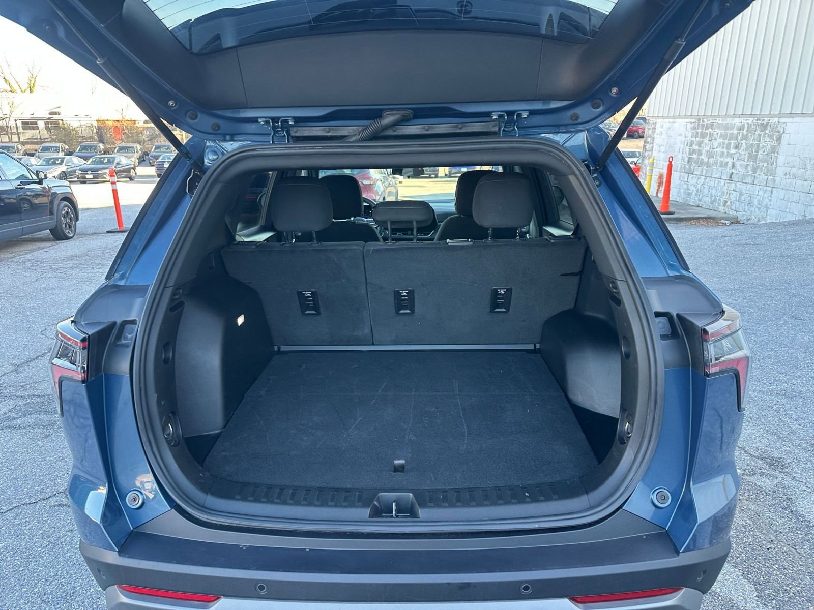 Thumbnail: 2025 Chevrolet Equinox - 30