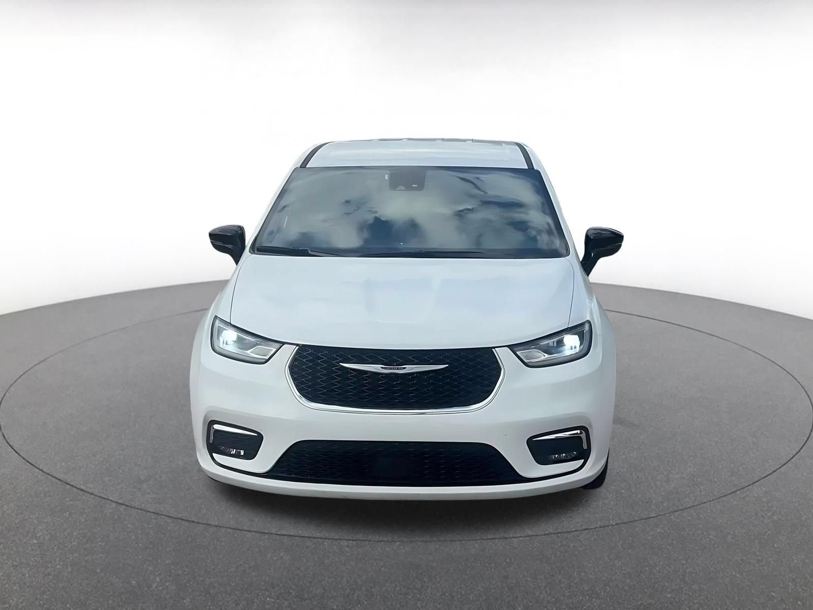 Thumbnail: 2025 Chrysler Pacifica - 4