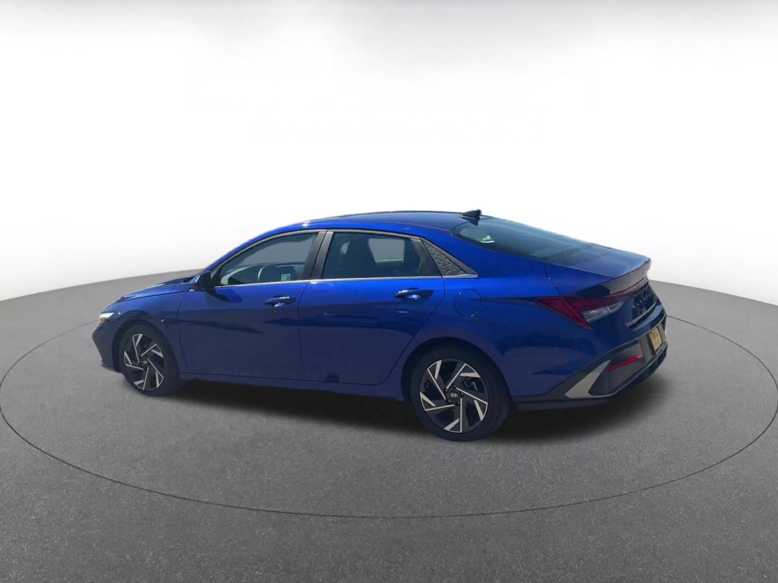 Thumbnail: 2025 Hyundai Elantra - 10